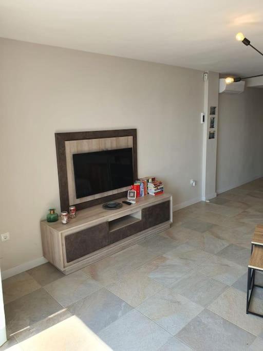 Front Mer - Sublime Appartement Moderne Et Confortable Эстепона Экстерьер фото