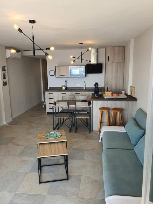 Front Mer - Sublime Appartement Moderne Et Confortable Эстепона Экстерьер фото